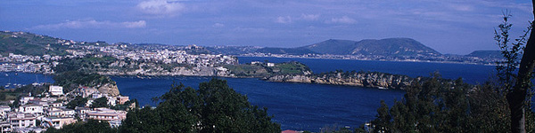 Baia: mare e antiche rovine