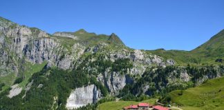 Vista della Malga Pramosio, Alpi Carniche - Ravascletto