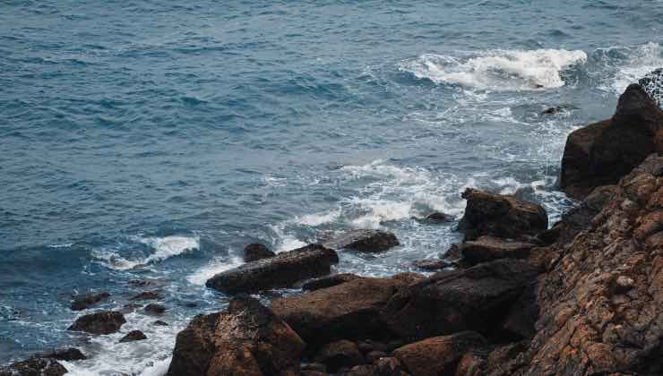Questa spiaggia ti offre il mare a due passi da Milano